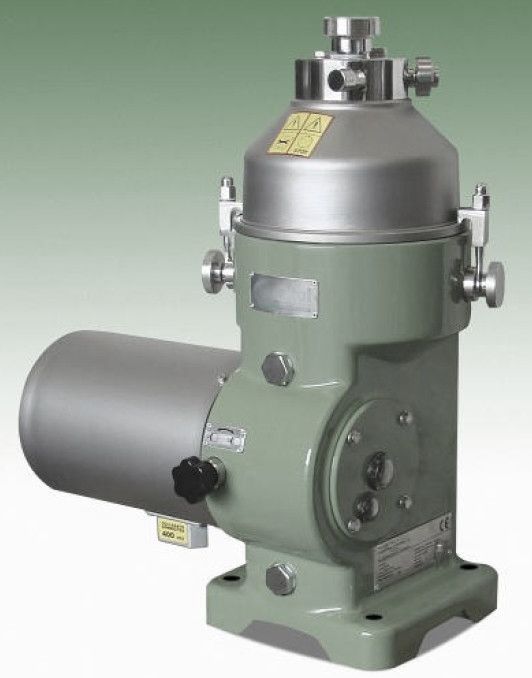 Separator with a capacity of 700 liters, 185 gallons