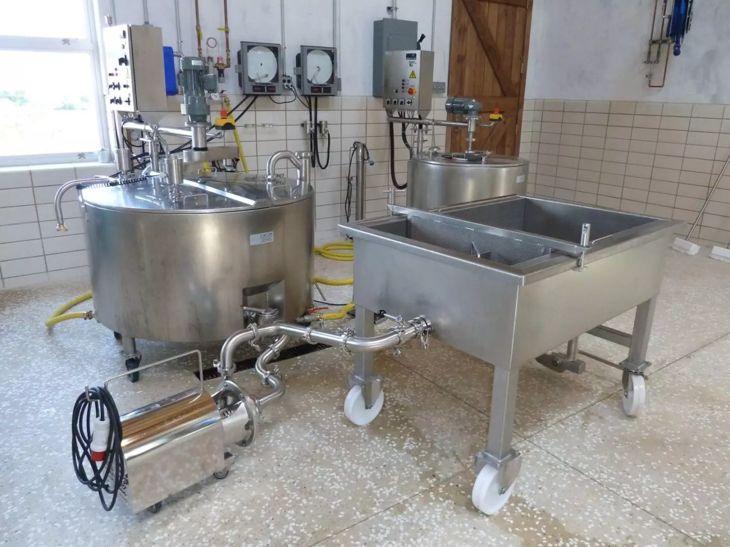 Manual drainagefinishing table C. van 't Riet / Dairy Technology USA