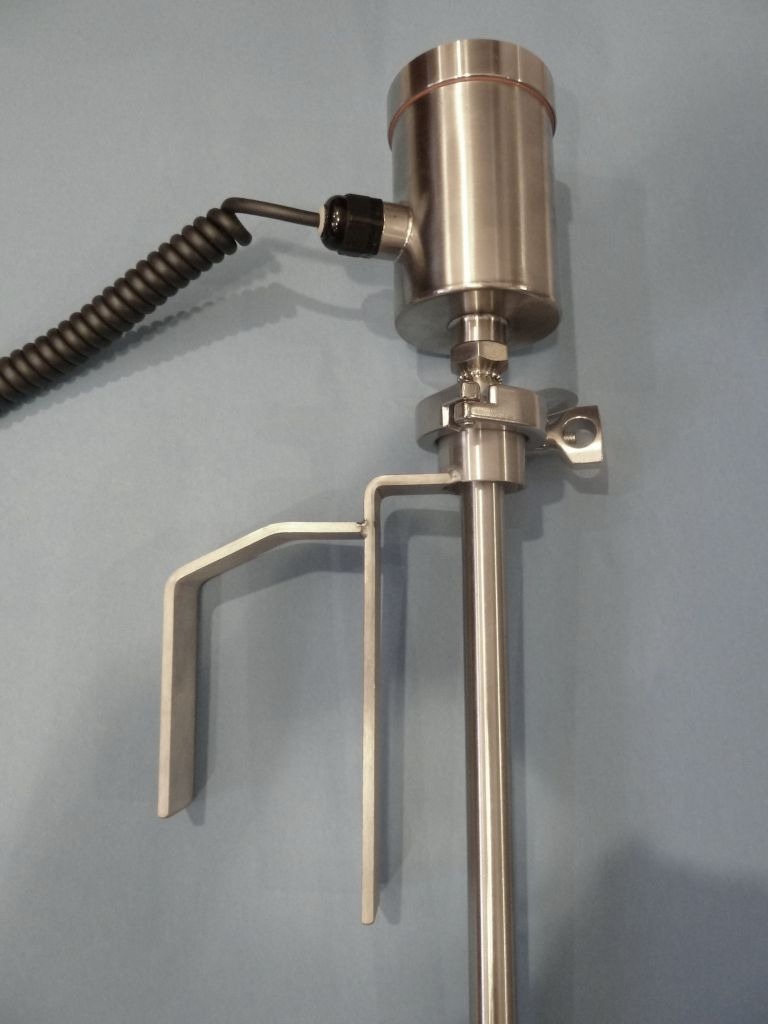 Anderson thermometer bracket with product thermometer