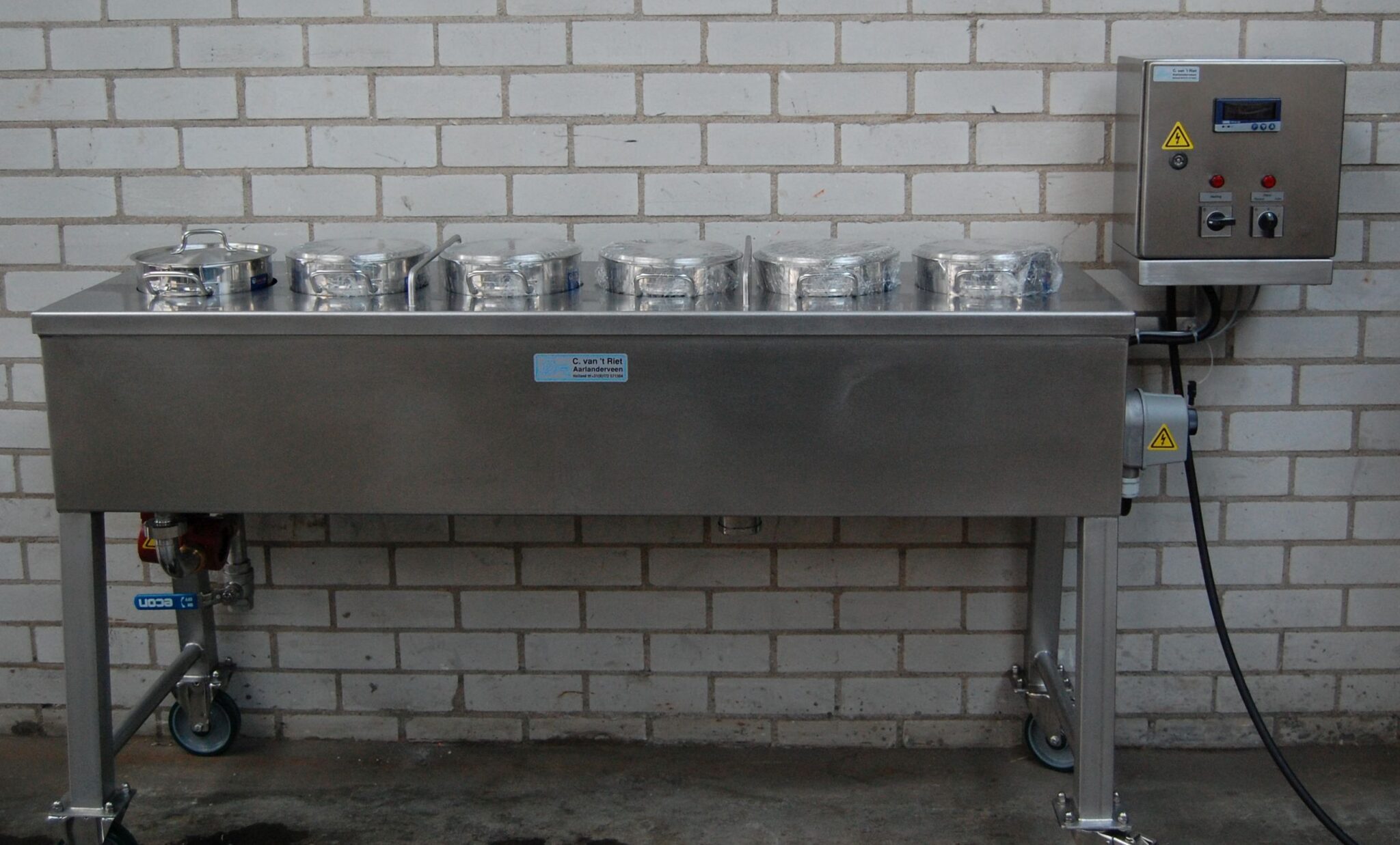 Incubators C. van 't Riet / Dairy Technology USA